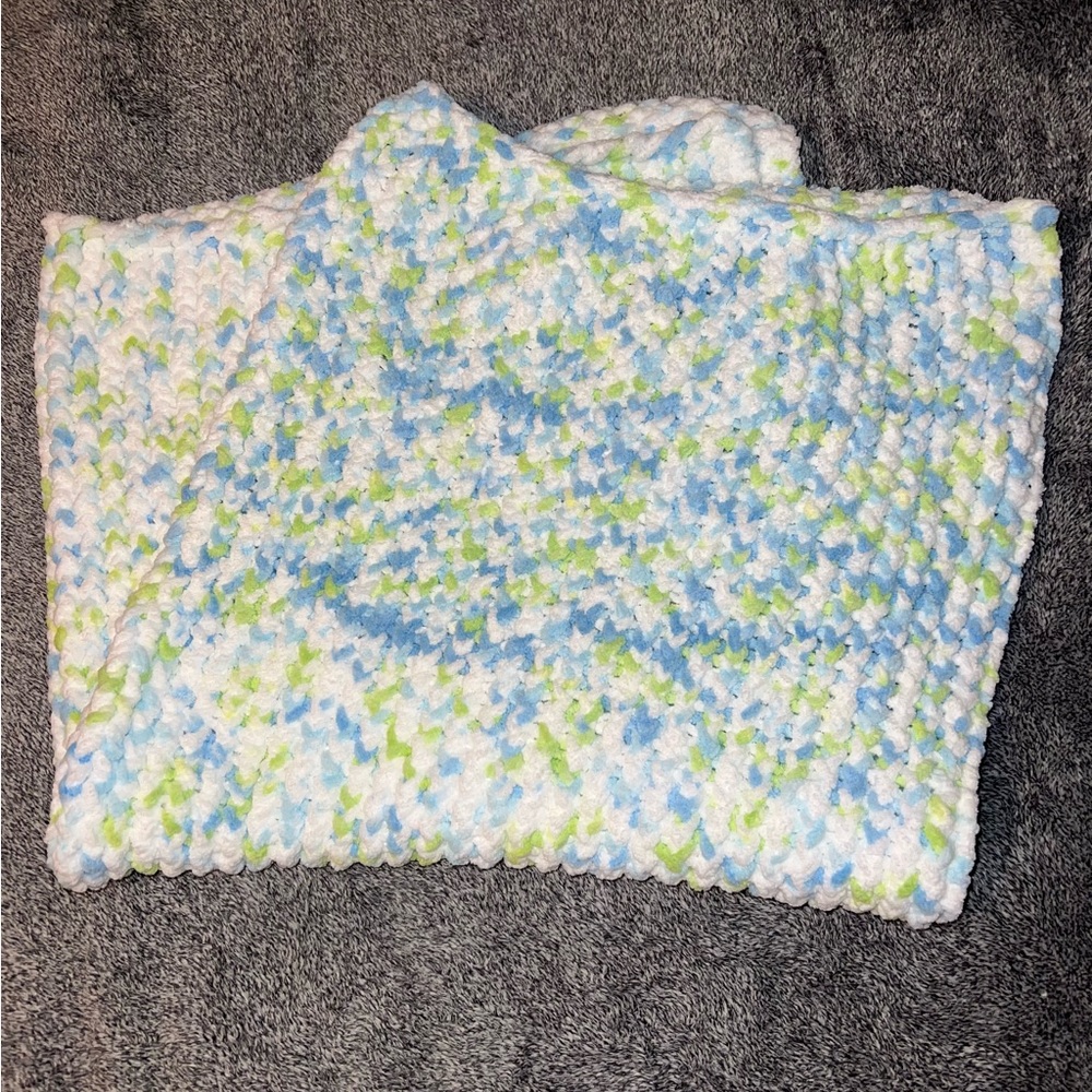 HAND KNIT SUPER SOFT MULTICOLORED BABY BLANKET